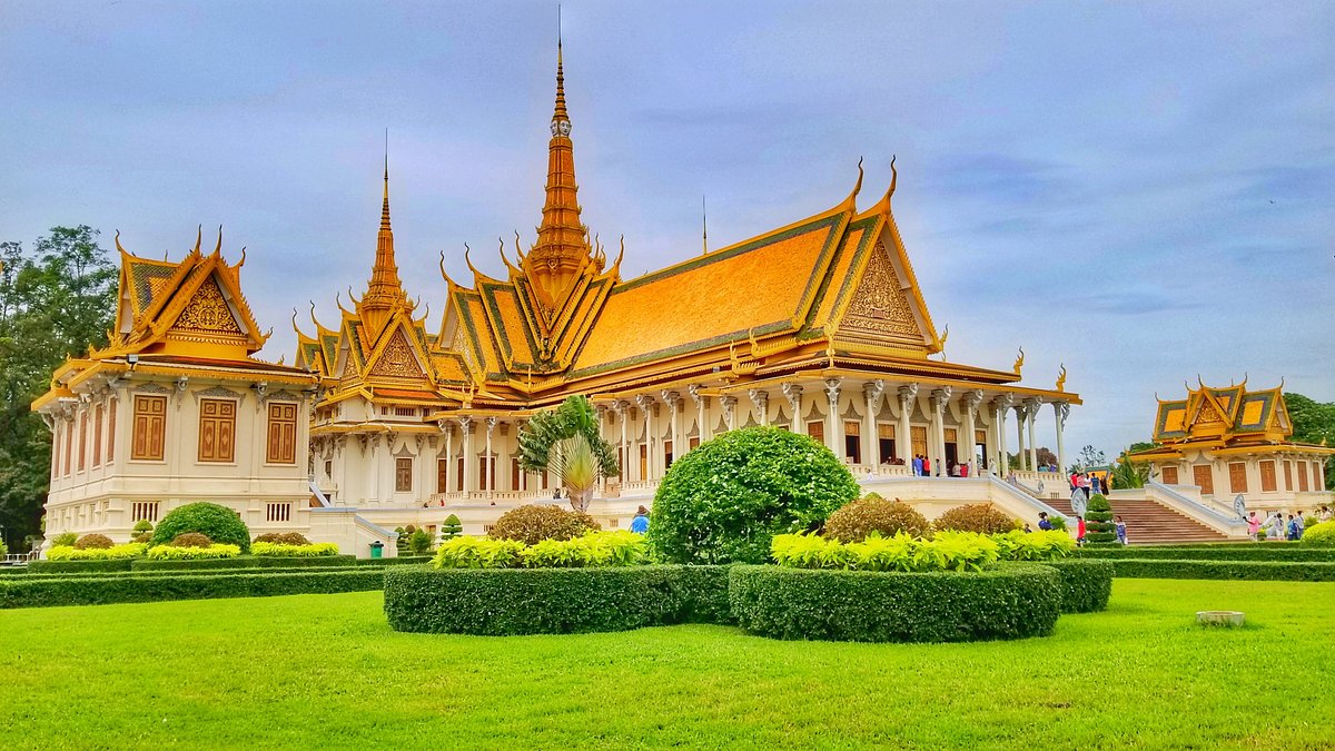 Cruise Tour From Phnom Penh To Saigon